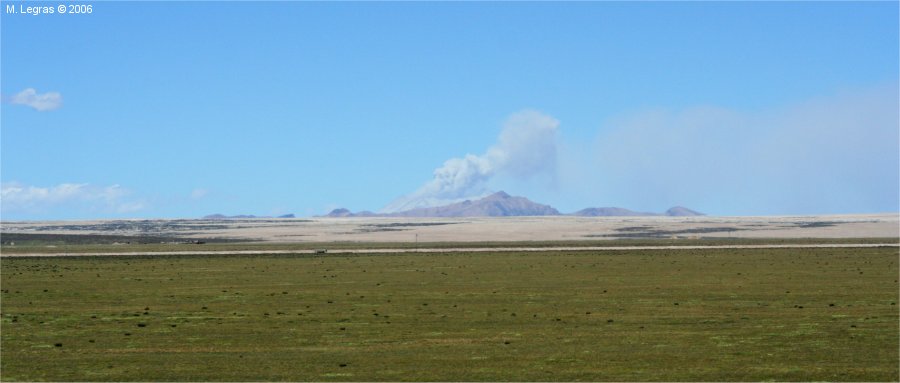 Le Volcan Ubinas en ruption