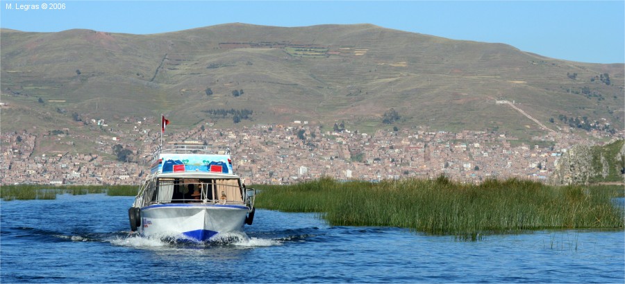 Dpart pour l'Ile de Taquile en assanr par les Iles Uros...