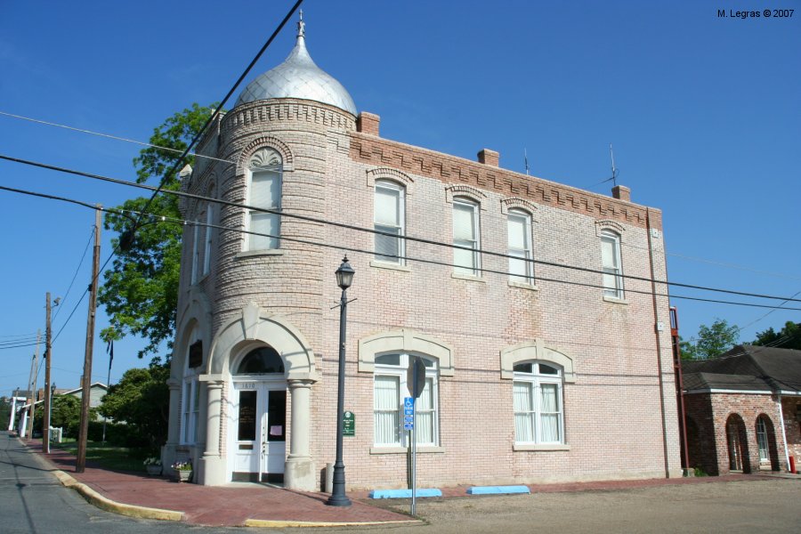 Saint-Francisville Town Hall Propinquity