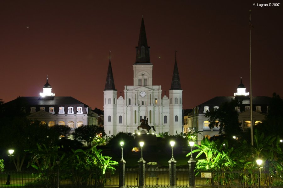 Cathdrale sur Chartres Street
